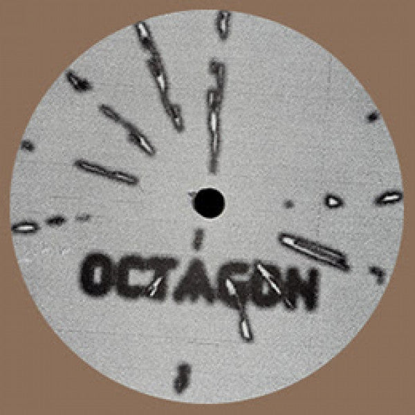 Etiqueta central del vinilo Basic Channel – Octagon / Octaedre con arte minimalista y el título "Octagon" en letras negras difusas.