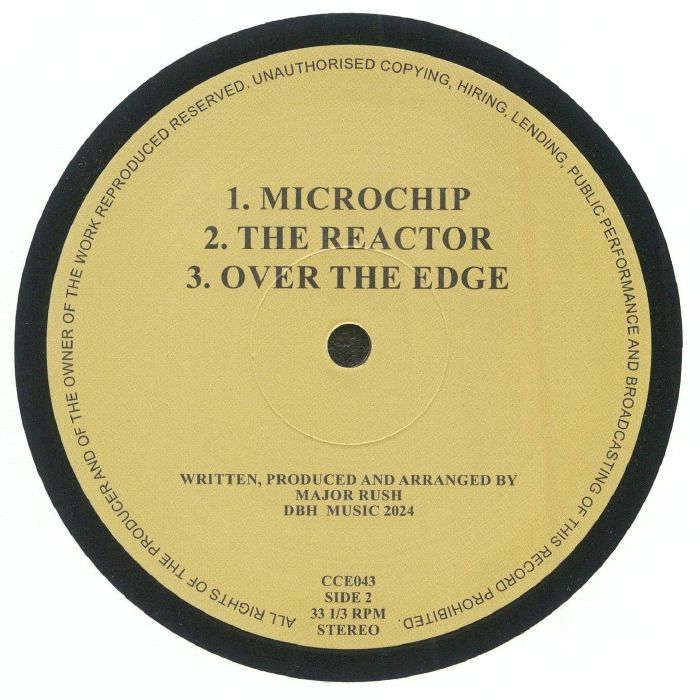 Portada trasera del vinilo de DJ Rush – Childs Play, publicado por Chiwax. Incluye los temas: Microchip, The Reactor y Over The Edge.