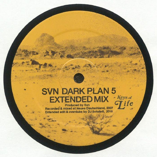 Contraportada del vinilo DJ Sotofett / SVN – Current 82 / Dark Plan 5. Sello discográfico Keys Of Life. Formato 12".