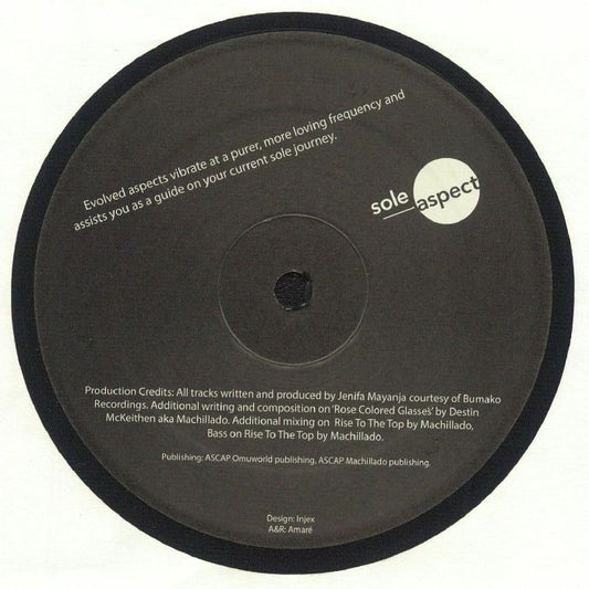 Portada trasera del vinilo On The Edge Of The Horizon de Jenifa Mayanja, publicado por Sole Aspect en 12". Incluye créditos de producción y un mensaje del artista.