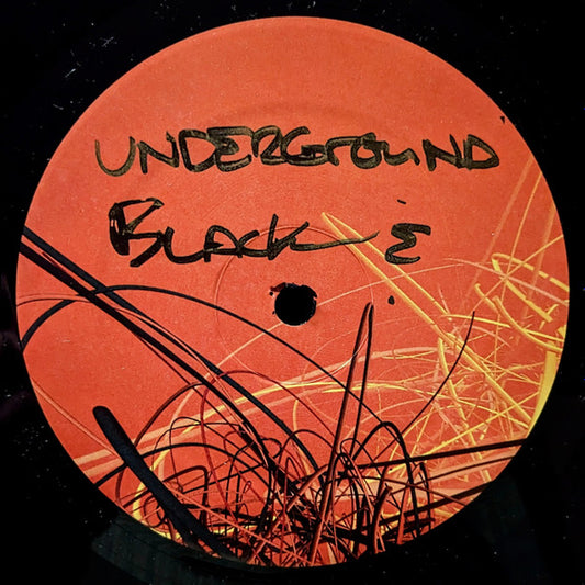 Etiqueta del lado B del vinilo de Kai Alce Feat. Ash Lauryn – Underground & Black (Leonce Remixes) con fondo naranja y el título escrito a mano en marcador oscuro.