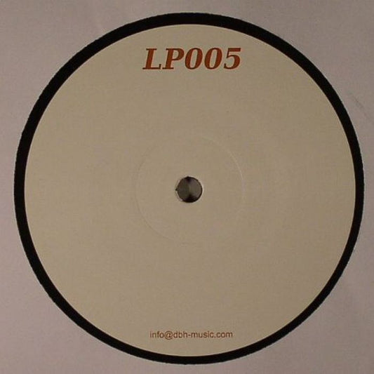 Portada trasera del vinilo Sakro – Beautiful Music, publicado bajo el sello Lake Placid en 12". Diseño simple con fondo blanco y texto en rojo. Se muestra “LP005” y la dirección de contacto “info@dbh-music.com”.