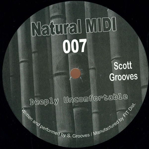 Lado B del vinilo Scott Grooves – Another 500 12", sello Natural Midi 007 con Deeply Uncomfortable, créditos y fondo bambú minimalista.