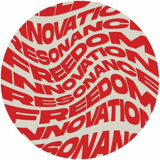 Etiqueta central del lado B del vinilo 12" de Varios Artistas – Freedom, Innovation, Resonance Vol 1 con arte tipográfico rojo ondulante sobre fondo claro.