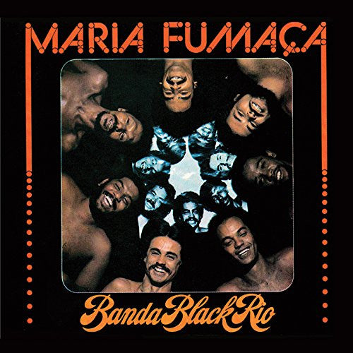 Portada del vinilo Banda Black Rio – Maria Fumaça con arte psicodélico en espiral y retratos de los músicos sonriendo.