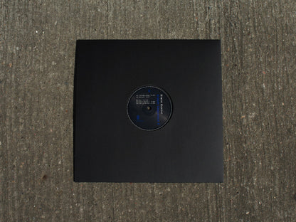 Contraportada del vinilo Blake Baxter – Dream Sequence X en Tresor, funda negra minimalista con vista del lado B a través del centro.