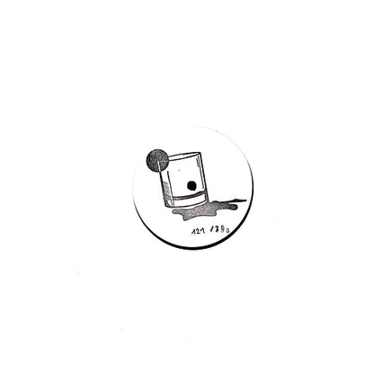 Etiqueta trasera del vinilo Ernesto – 1999 Love Story EP con ilustración minimalista y numeración escrita a mano de la edición limitada.