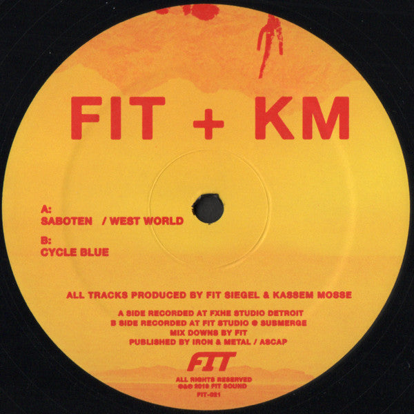 Lado A del vinilo FIT + KM – Saboten: etiqueta amarilla y roja con pistas, créditos y catálogo FIT-021.