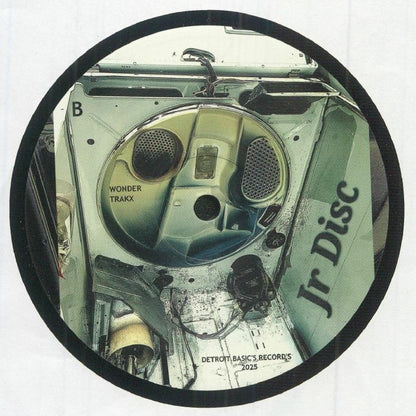 Etiqueta central lado B del vinilo JR Disc – Bust / Wonder Trakx 12" en Detroit Basics, mostrando el título Wonder Trakx y detalles de catálogo.