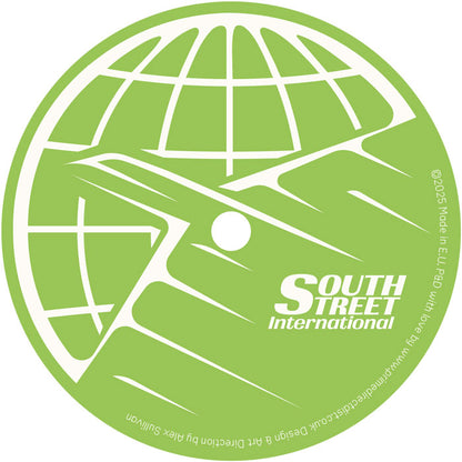 Etiqueta central del lado B del vinilo Letta Mbulu – Nomalizo / Kilimanjaro Take Us Higher (12") con logo de South Street International en estilo retro y gráfico de avión sobre un globo.