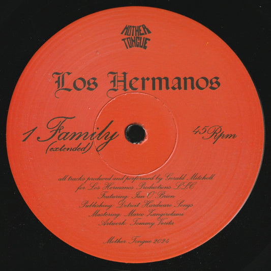 Etiqueta del lado A del vinilo "Family" de Los Hermanos, editado por Mother Tongue Records en 12" limitado. Presenta el track "Family (Extended)" con créditos de producción.