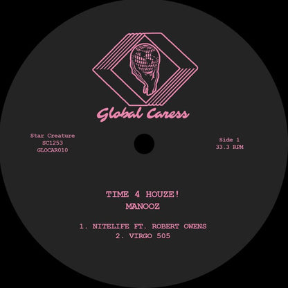 Portada del vinilo ManooZ – Time 4 Houze! con etiqueta negra, logotipo rosa de Global Caress y títulos del lado A.