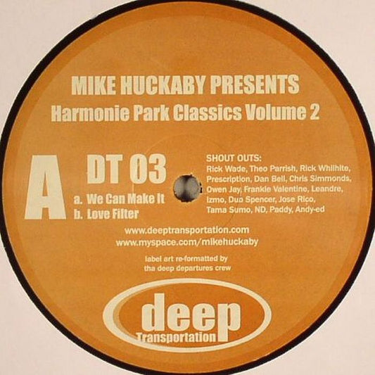 Portada delantera del vinilo Mike Huckaby - Harmonie Park Classics Volume 2, lanzado por Deep Transportation en formato 12". Diseño con tipografía clara y lista de canciones.