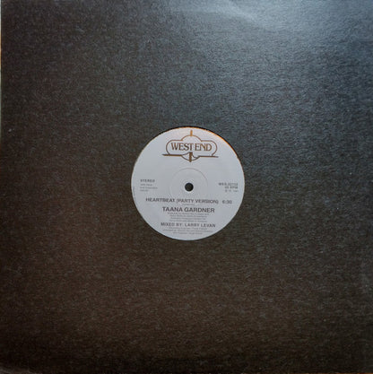 Portada delantera del vinilo de 12 pulgadas “Heartbeat” de Taana Gardner, publicado por West End Records. Texto impreso: versión party mix, mezclado por Larry Levan.