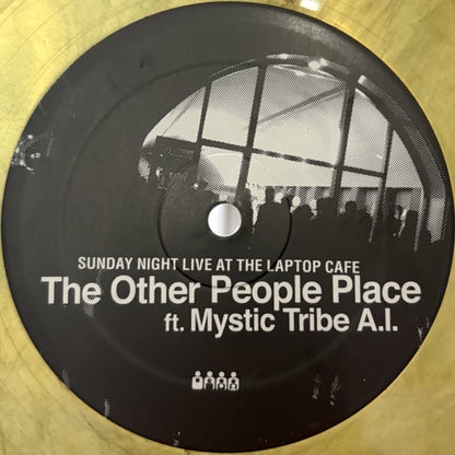 Vinilo 12" en edición mármol café/negro de The Other People Place – Sunday Night Live At The Laptop Cafe, Clone Aqualung Series. Texto impreso: título completo y colaboración con Mystic Tribe A.I.
