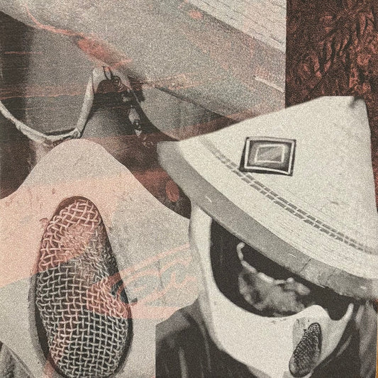Portada del vinilo Theo Parrish – Organic Hardware Part 2: figura con máscara y sombrero, textura granulada en tonos sepia, arte conceptual potente del 2x12" en Sound Signature.