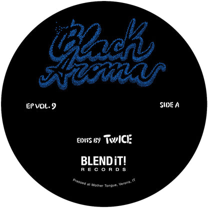 Etiqueta central del vinilo TwICE – Black Aroma EP Vol. 9 en Blend It! Records, lado A con créditos y logo en reimpresión 12" EP.