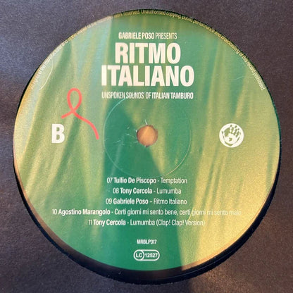 Etiqueta del lado B del vinilo Gabriele Poso – Ritmo Italiano (Unspoken Sounds Of Italian Tamburo), fondo verde, cinco pistas y logo de Mr Bongo.