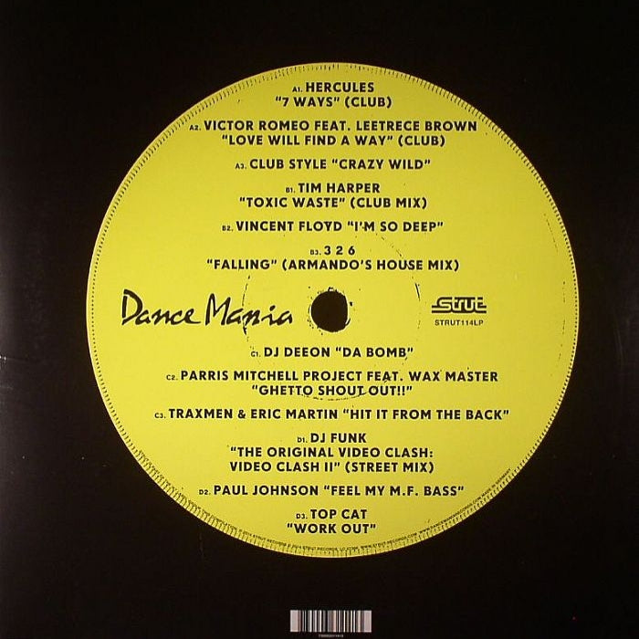 Portada trasera del vinilo Varios Artistas – Hardcore Traxx: Dance Mania Records 1986–1997 del sello Strut. Texto impreso: créditos, fotos y notas del compilado.