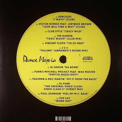 Portada trasera del vinilo Varios Artistas – Hardcore Traxx: Dance Mania Records 1986–1997 del sello Strut. Texto impreso: créditos, fotos y notas del compilado.
