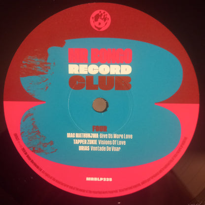 Lado D del vinilo Varios Artistas – Mr Bongo Record Club Vol. 8: etiqueta azul y rosa con tres pistas.