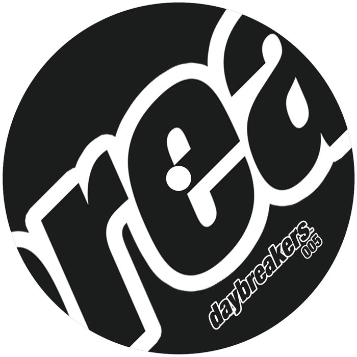 Lado A de vinilo Vick Lavender – Essential Traxx Vol. Two 12" en Daybreakers, diseño gráfico negro con logo abstracto blanco.